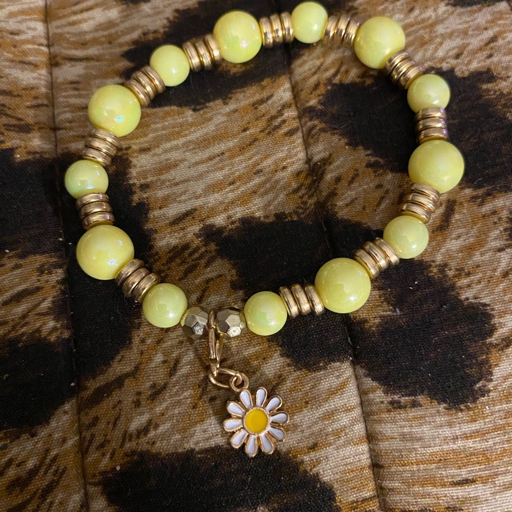 Handcrafted bracelet with sunflower charm